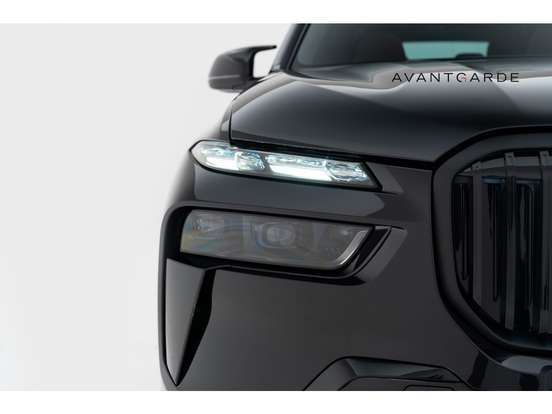BMW-X7-2024