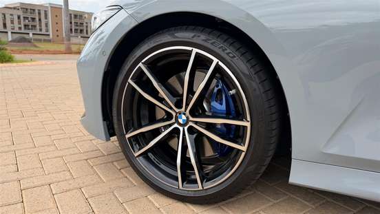 BMW-320i-2024