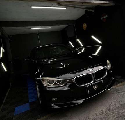 BMW-320i-2012