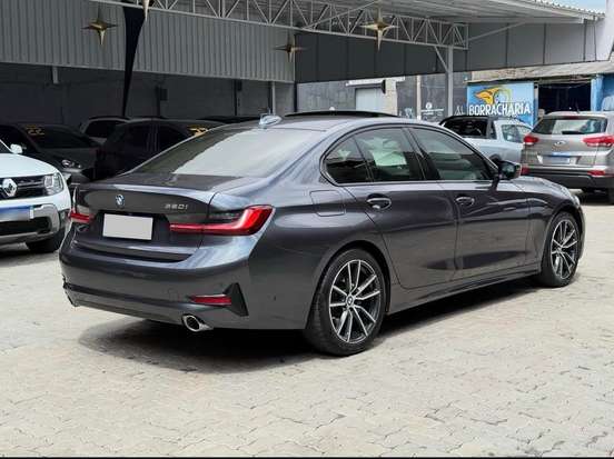 BMW-320i-2020