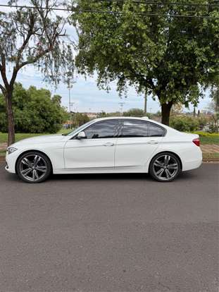 BMW-320i-2017