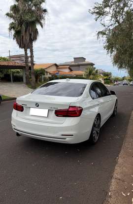 BMW-320i-2017