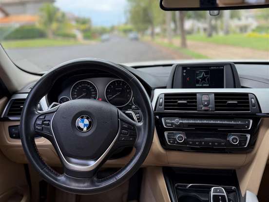 BMW-320i-2.0 SPORT 16V TURBO ACTIVE FLEX 4P AUTOMÁTICO BMW-320i-2017