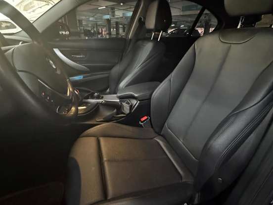 BMW-320i-2.0 SPORT GP 16V TURBO ACTIVE FLEX 4P AUTOMÁTICO BMW-320i-2016