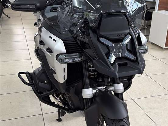 BMW-R 1300 GS ADVENTURE TRIPLE BLACK BMW-R 1300 GS ADVENTURE TRIPLE BLACK-2025
