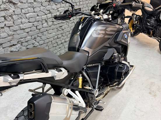 BMW-R 1250 GS PREMIUM TRIPLE BLACK BMW-R 1250 GS PREMIUM TRIPLE BLACK-2021