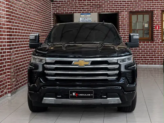 CHEVROLET SILVERADO 5.3 V8 GASOLINA 1500 HIGH COUNTRY 4X4 AUTOMÁTICO