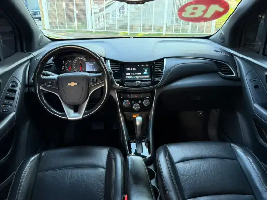 CHEVROLET-TRACKER-2018