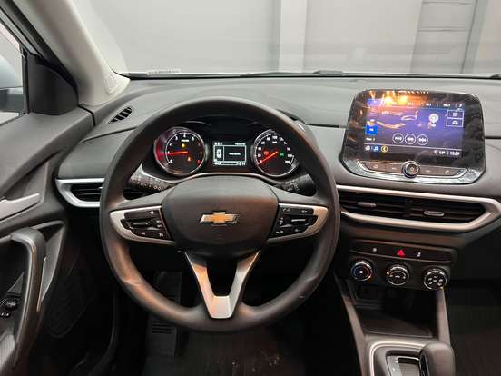 CHEVROLET-TRACKER-2023