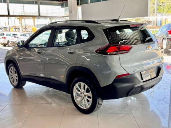 CHEVROLET-TRACKER-2023