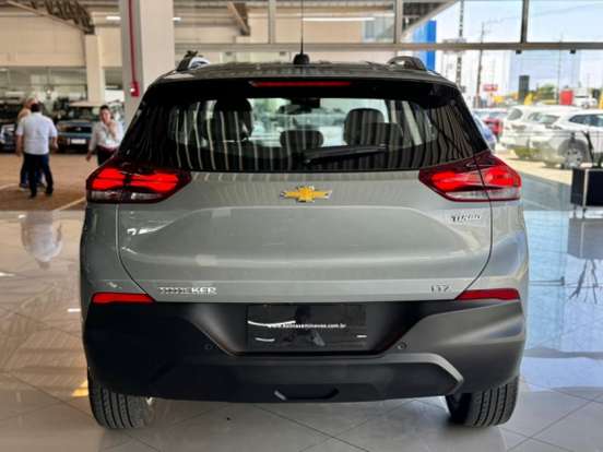 CHEVROLET-TRACKER-2023