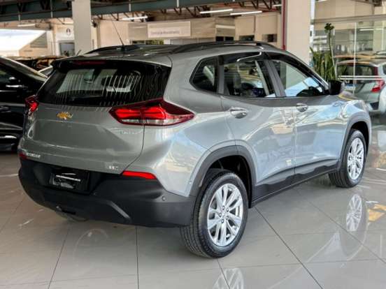 CHEVROLET-TRACKER-2023