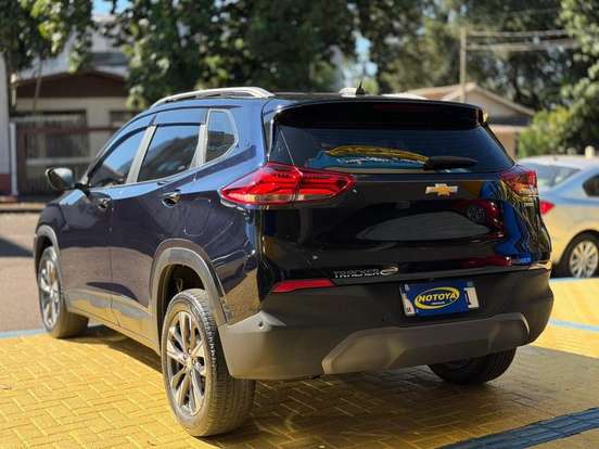 CHEVROLET-TRACKER-2023