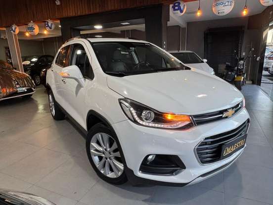 CHEVROLET-TRACKER-2018