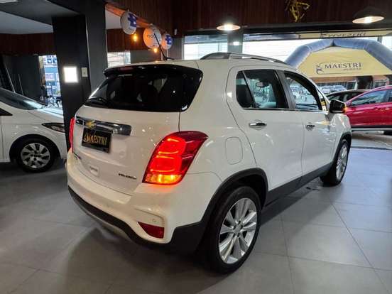 CHEVROLET-TRACKER-2018