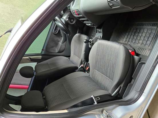 CHEVROLET-CORSA-2011