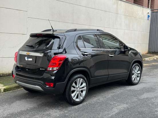 CHEVROLET-TRACKER-2018