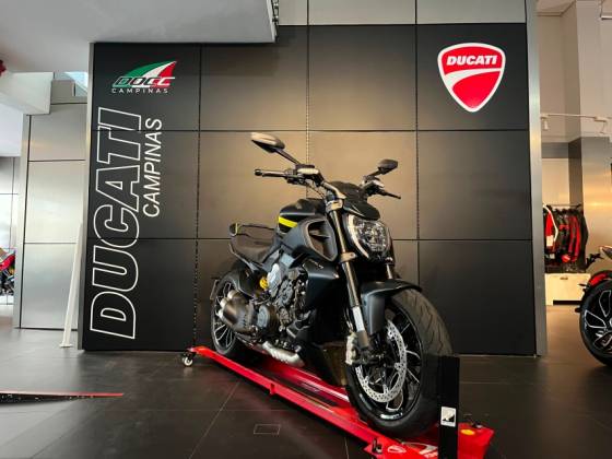 DUCATI DIAVEL V4 