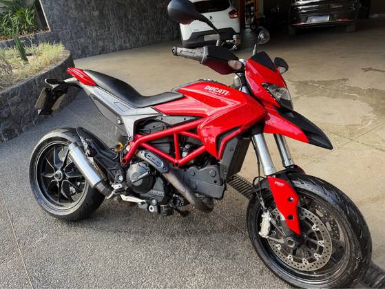 DUCATI HYPERMOTARD 821 