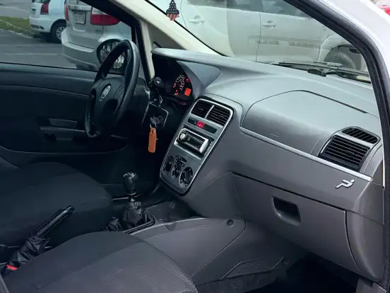 FIAT-PUNTO-2012