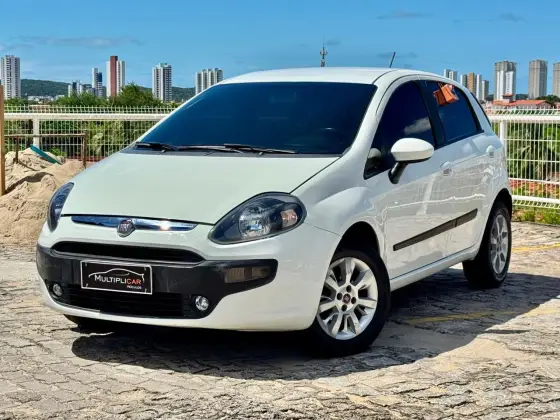 FIAT PUNTO 1.4 ATTRACTIVE ITALIA 8V FLEX 4P MANUAL