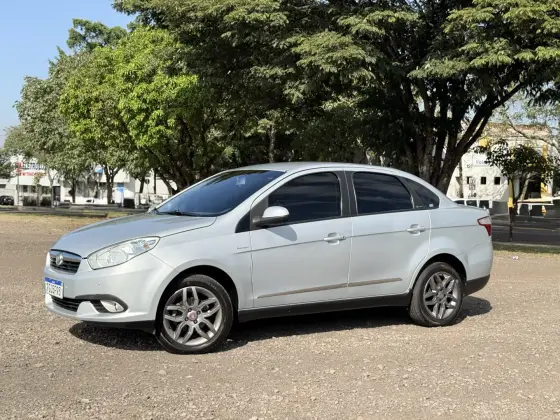 FIAT SIENA 1.6 MPI ESSENCE 16V FLEX 4P AUTOMATIZADO