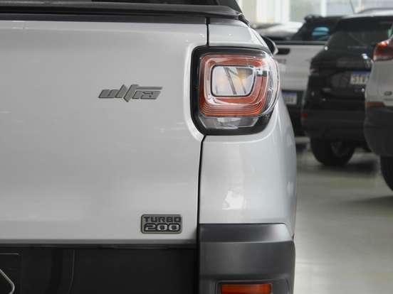 FIAT-STRADA-1.0 TURBO 200 FLEX ULTRA CD CVT FIAT-STRADA-2024