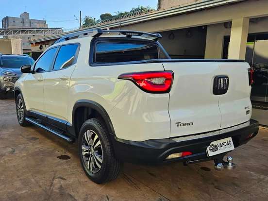 FIAT-TORO-1.3 TURBO 270 FLEX FREEDOM AT6 FIAT-TORO-2023