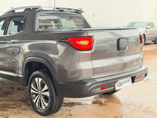 FIAT-TORO-1.3 TURBO 270 FLEX VOLCANO AT6 FIAT-TORO-2022