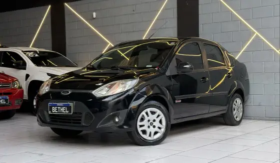 FORD FIESTA 1.6 ROCAM SEDAN 8V FLEX 4P MANUAL