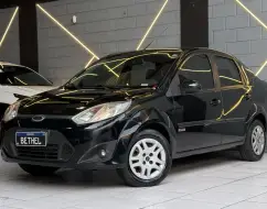 FORD FIESTA 1.6 ROCAM SEDAN 8V FLEX 4P MANUAL FORD FIESTA 1.6 ROCAM SEDAN 8V FLEX 4P MANUAL