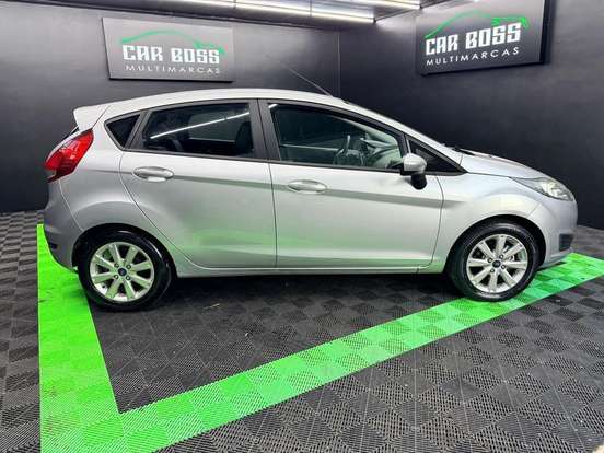 FORD-FIESTA-2015