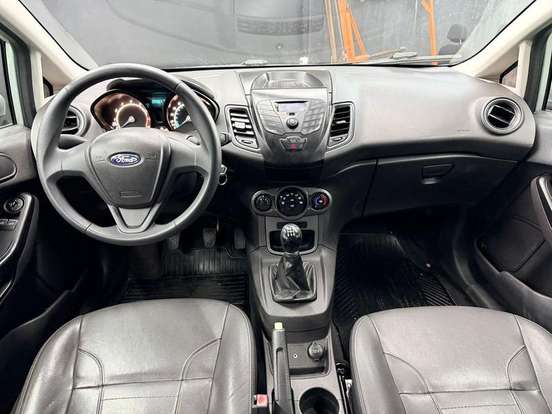 FORD-FIESTA-2015