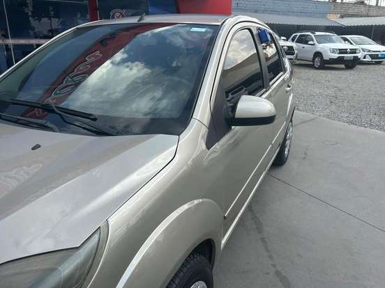 FORD-FIESTA-2010