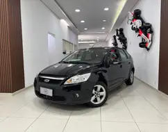 FORD FOCUS 1.6 GLX 16V FLEX 4P MANUAL FORD FOCUS 1.6 GLX 16V FLEX 4P MANUAL