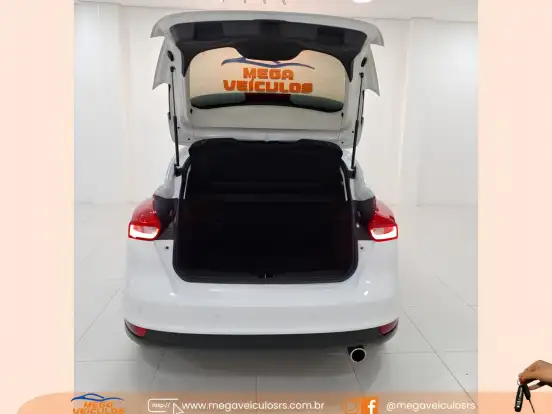 FORD-FOCUS-2015
