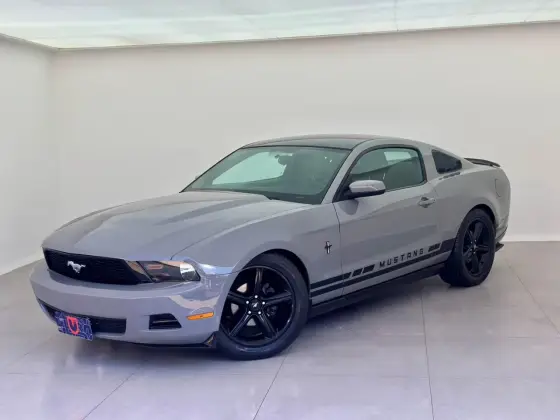 FORD MUSTANG 4.6 GT COUPÉ V8 24V GASOLINA 2P MANUAL