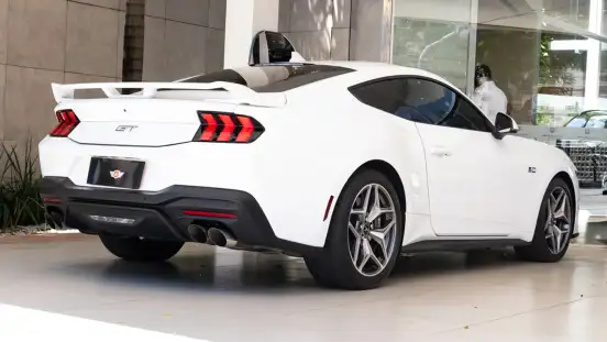 FORD-MUSTANG-2024