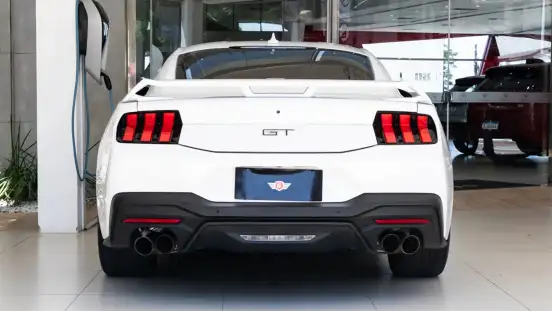 FORD-MUSTANG-2024