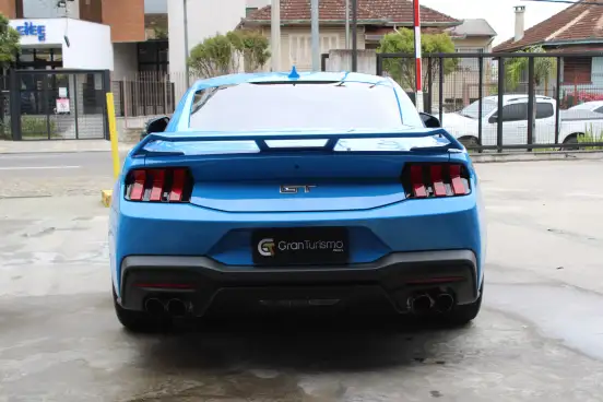 FORD-MUSTANG-2025