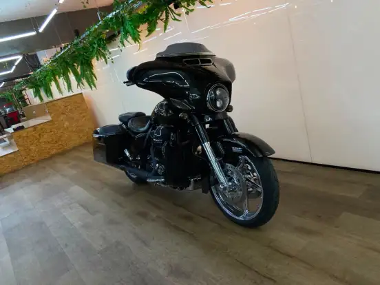 HARLEY-DAVIDSON-CVO STREET GLIDE HARLEY-DAVIDSON-CVO STREET GLIDE-2015