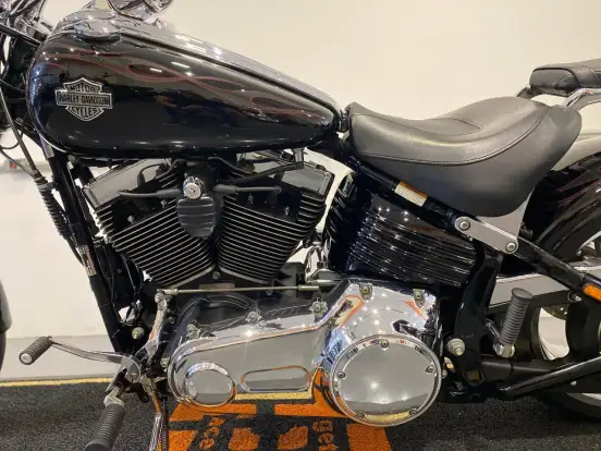 HARLEY-DAVIDSON-ROCKER C HARLEY-DAVIDSON-ROCKER C-2011