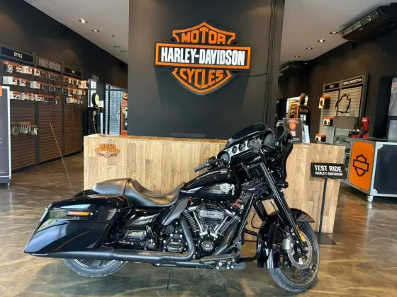 HARLEY-DAVIDSON STREET GLIDE SPECIAL 