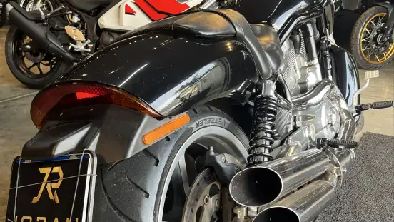 HARLEY-DAVIDSON-V-ROD MUSCLE-2013