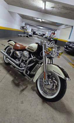 HARLEY-DAVIDSON SOFTAIL DELUXE 