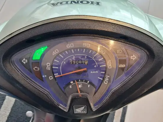 HONDA-BIZ 125 ES-2011
