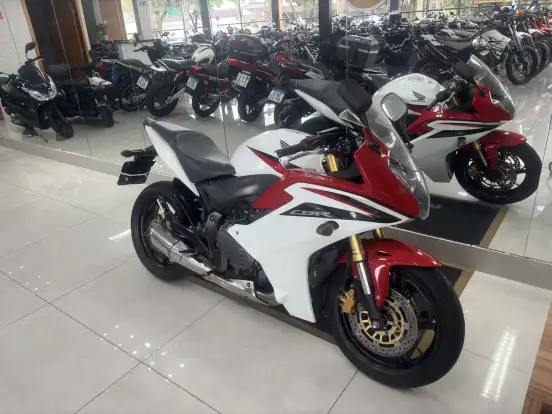HONDA-CBR 600F-2013