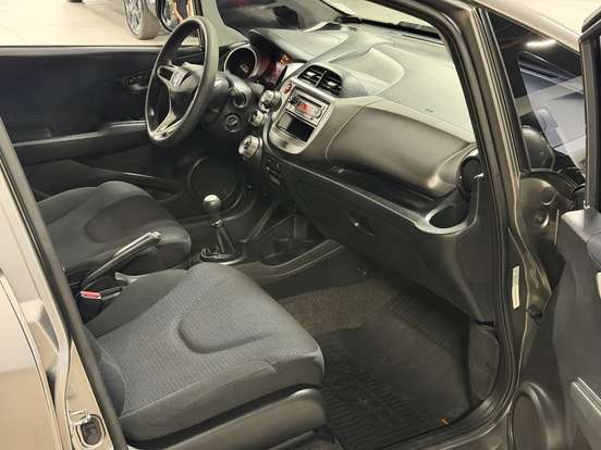 HONDA-FIT-2011