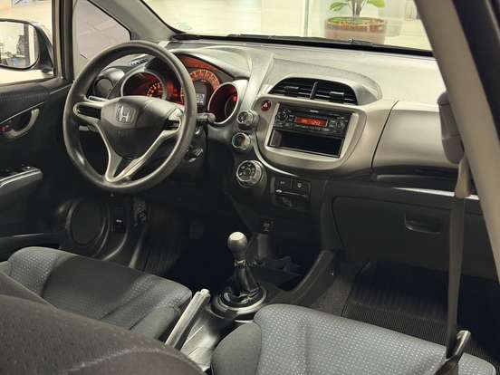 HONDA-FIT-2011