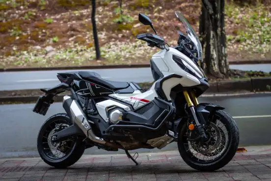 HONDA-X-ADV-2023